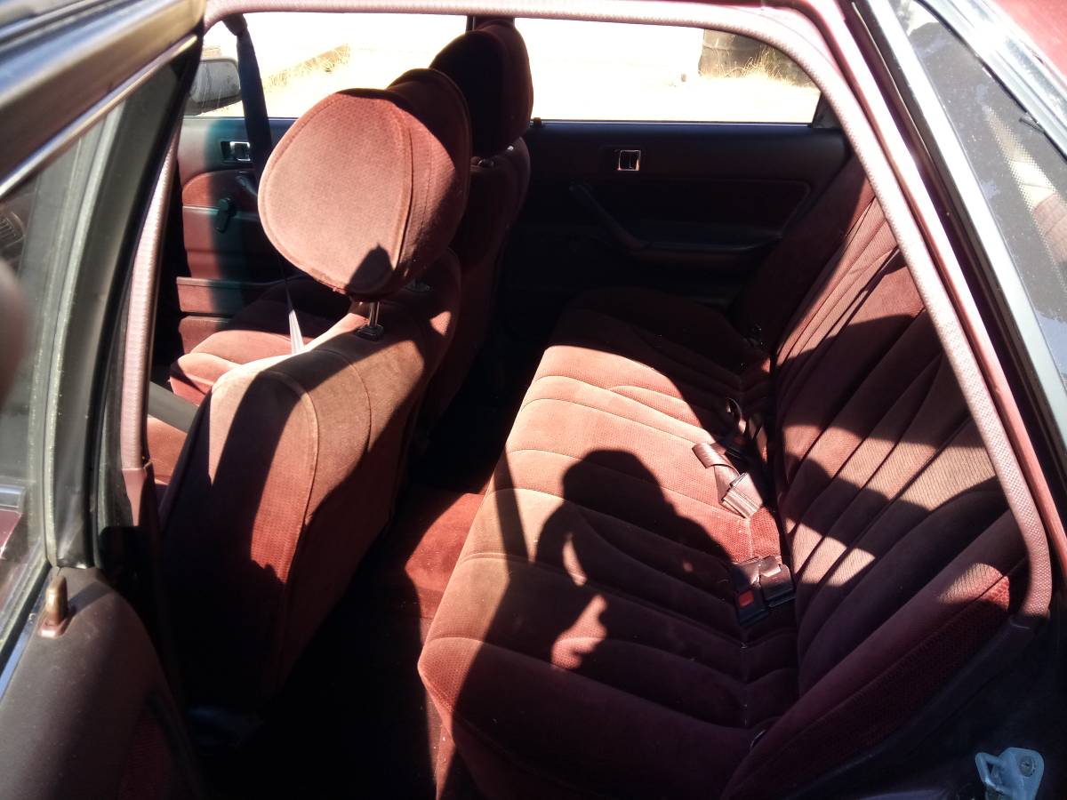 Toyota-camry-le-1989-5