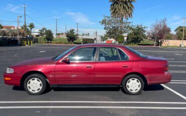 Toyota-camry-le-1993-red