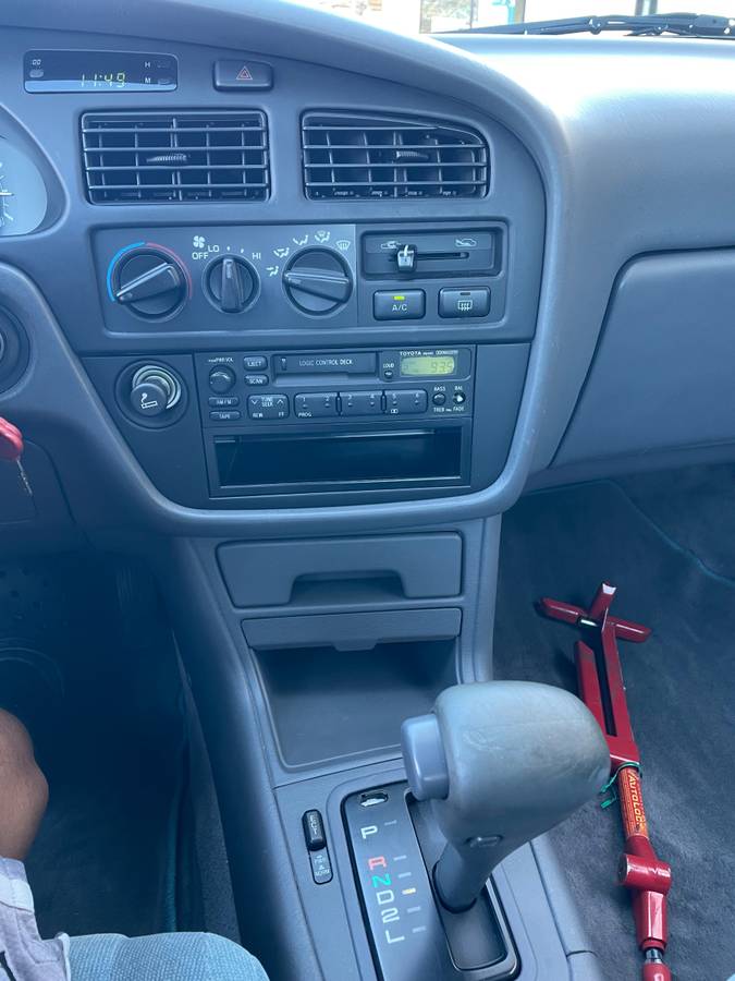 Toyota-camry-le-1993-red-8