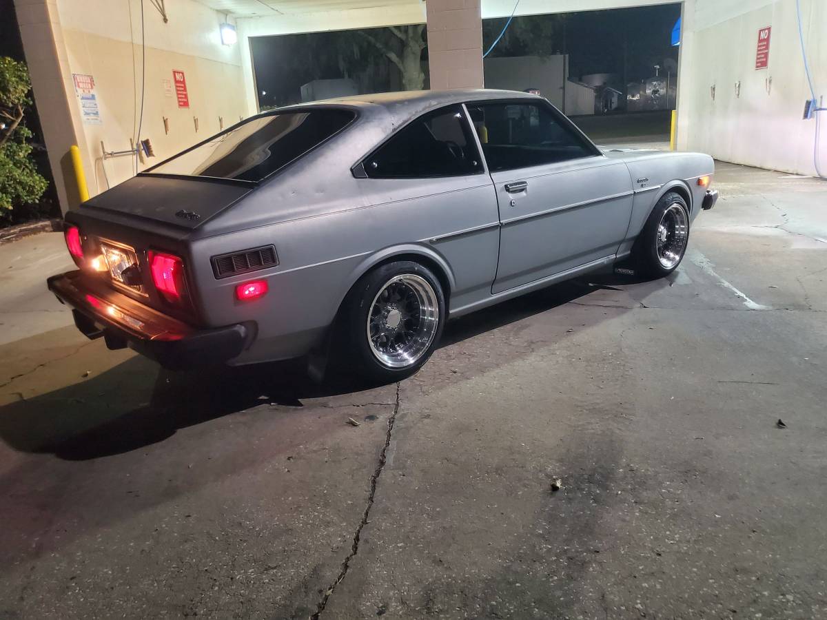 Toyota-corolla-1977-silver-1