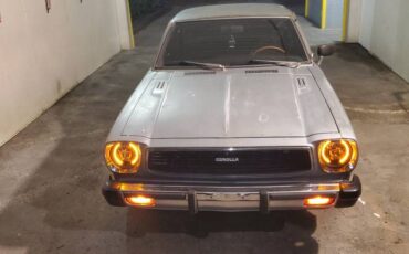 Toyota-corolla-1977-silver-4