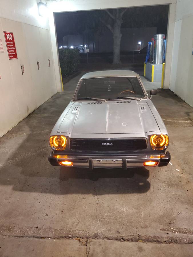 Toyota-corolla-1977-silver-4