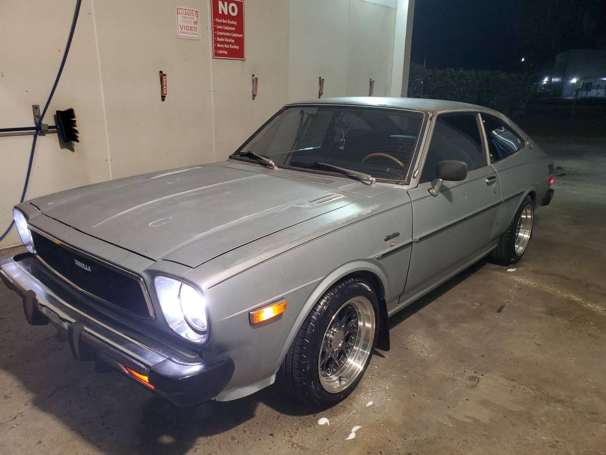 Toyota-corolla-1977-silver-5