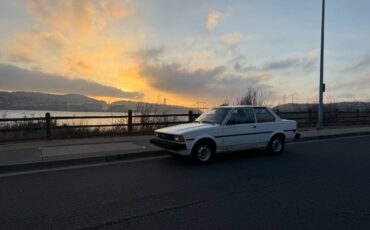 Toyota-corolla-1983-white-2