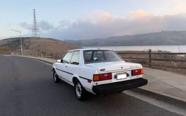 Toyota-corolla-1983-white-4