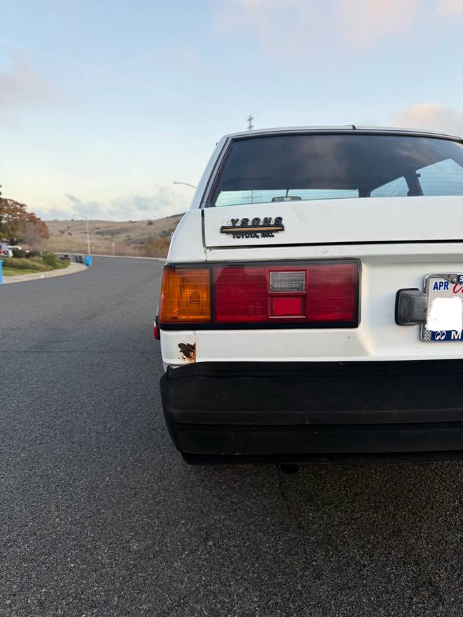Toyota-corolla-1983-white-6