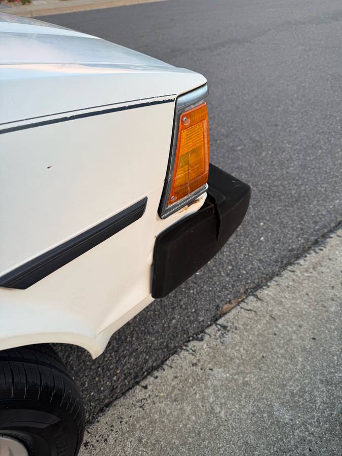 Toyota-corolla-1983-white-7