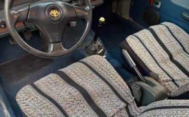 Toyota-corolla-1983-white-8