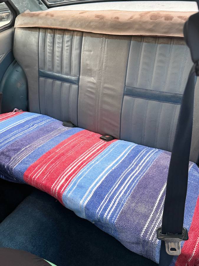 Toyota-corolla-1983-white-9