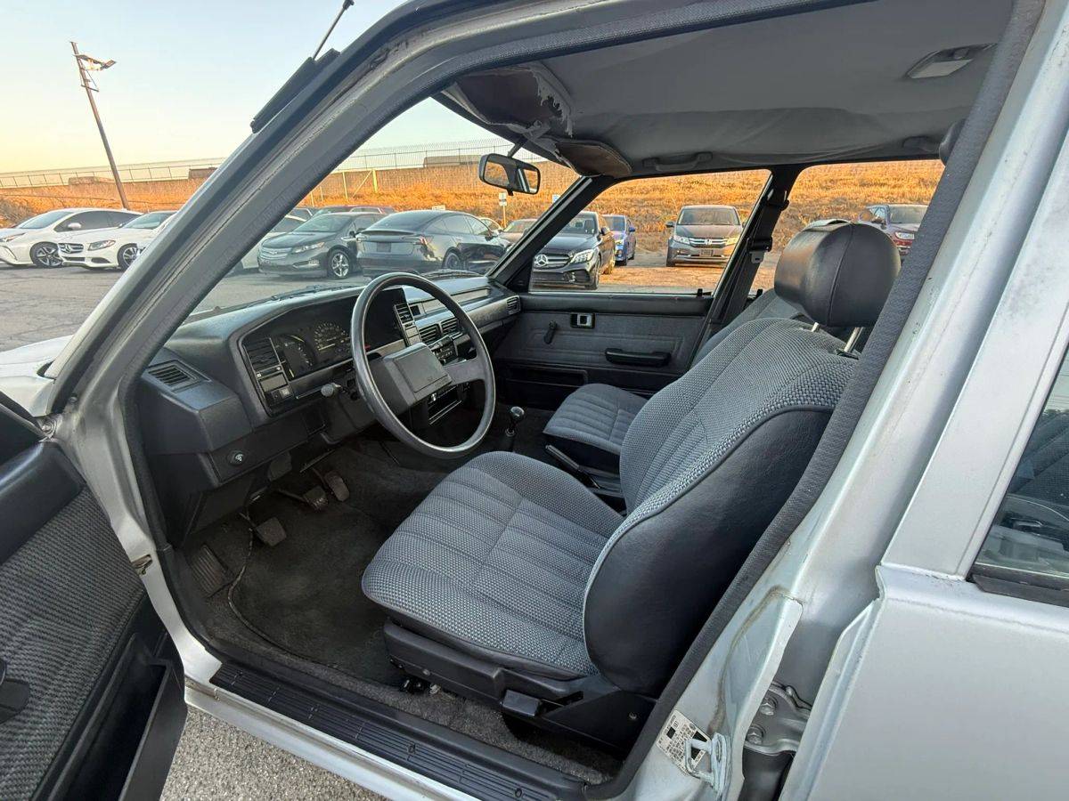 Toyota-corolla-1987-silver-21