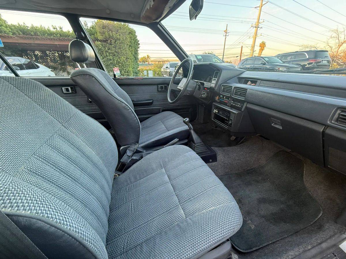 Toyota-corolla-1987-silver-52