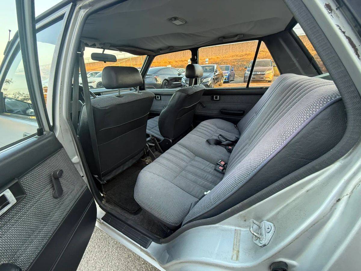 Toyota-corolla-1987-silver-82