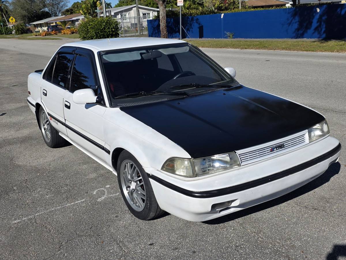 Toyota-corolla-1990-white-23