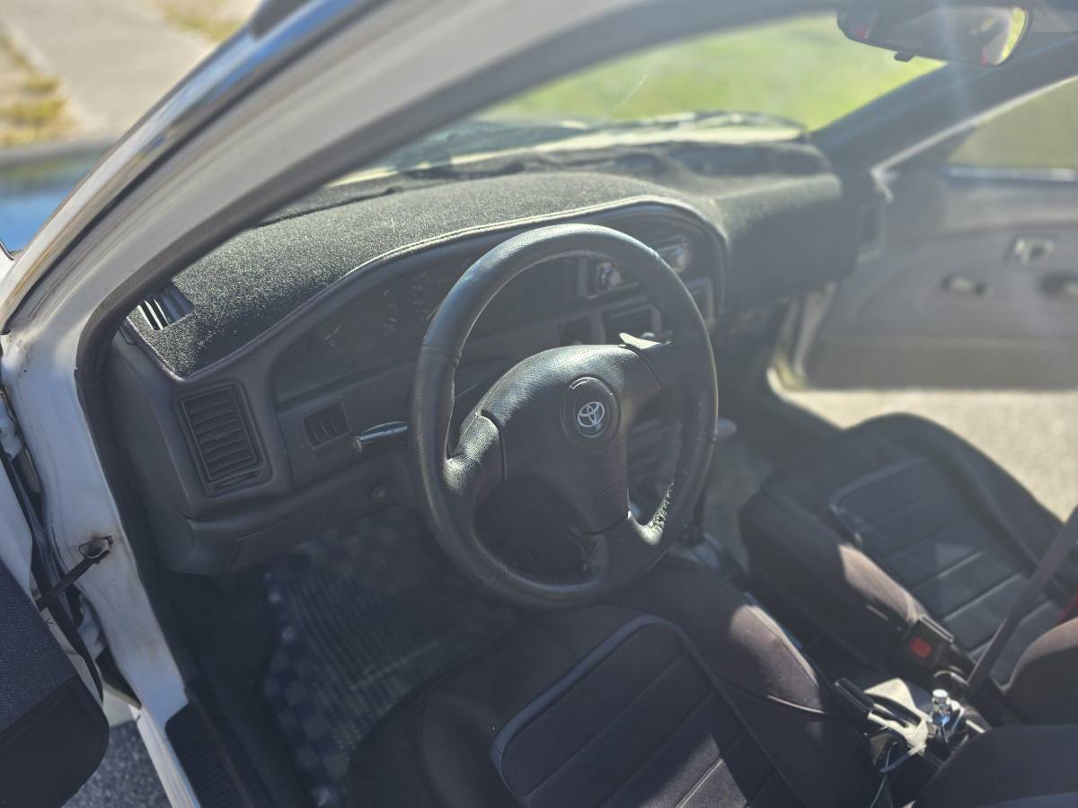 Toyota-corolla-1990-white-6