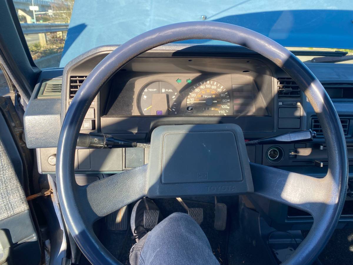 Toyota-corolla-ae82-dlx-1986-blue-10