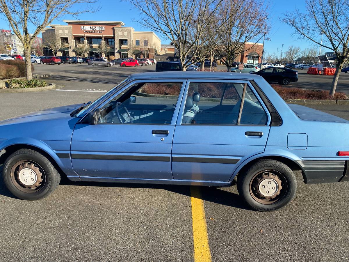Toyota-corolla-ae82-dlx-1986-blue-3