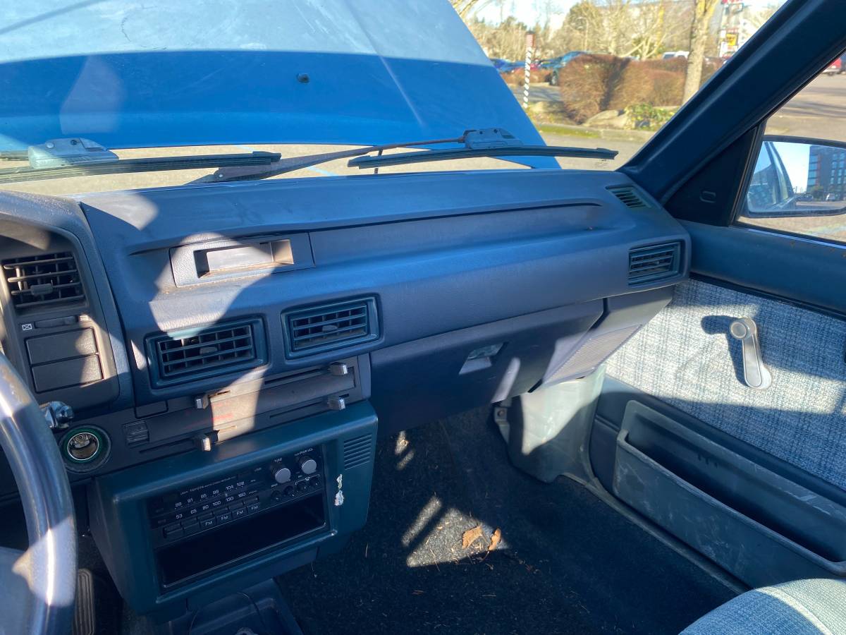 Toyota-corolla-ae82-dlx-1986-blue-9