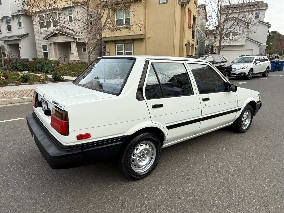 Toyota-corolla-dx-1987-2