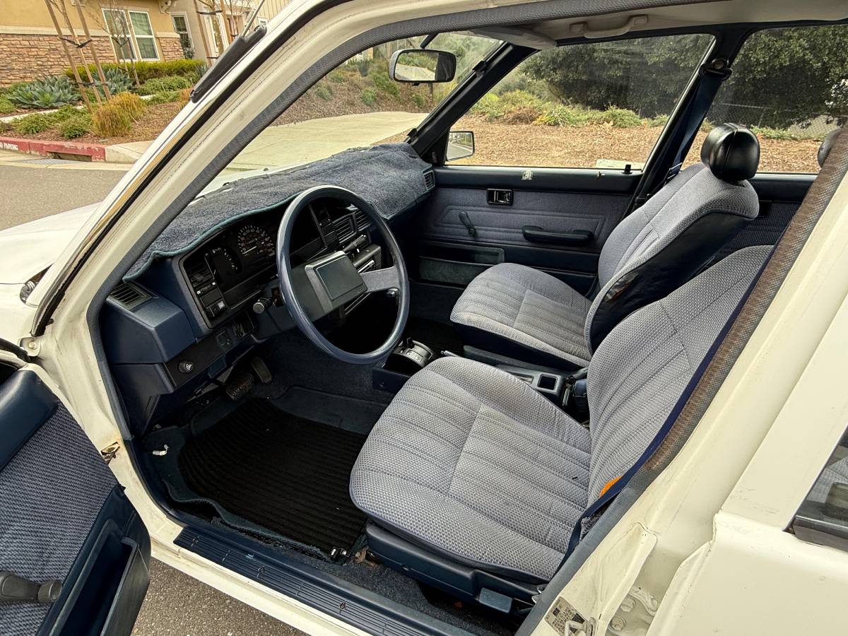 Toyota-corolla-dx-1987-3