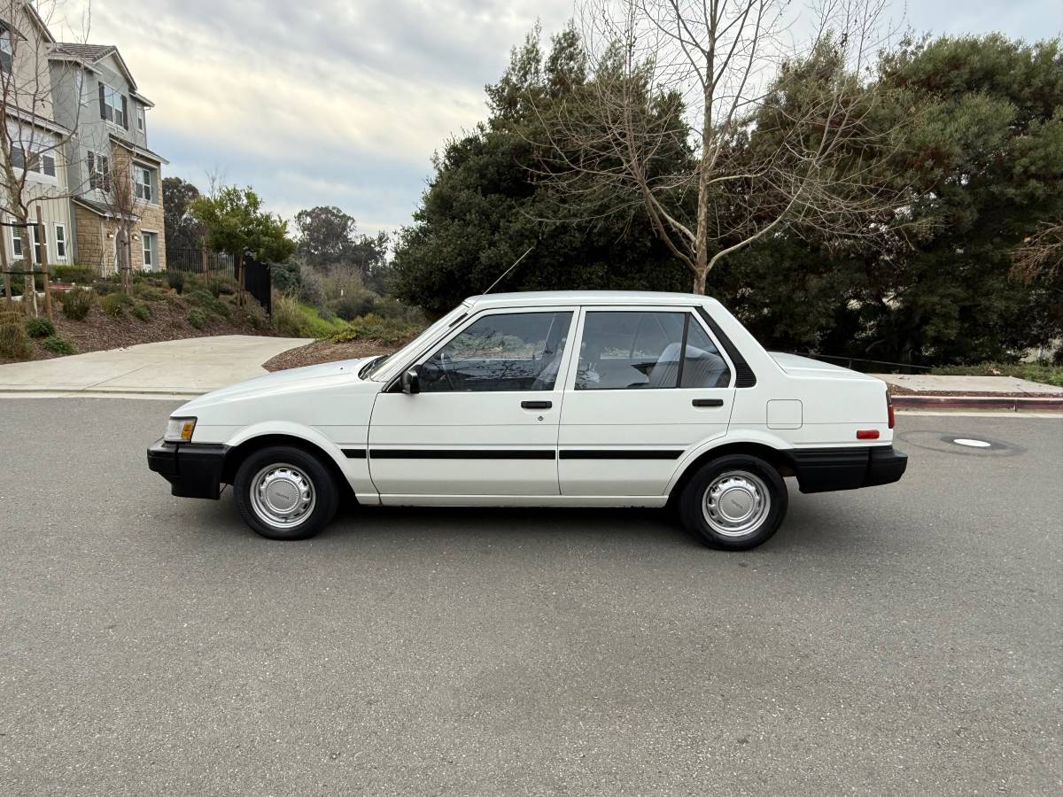 Toyota-corolla-dx-1987-7