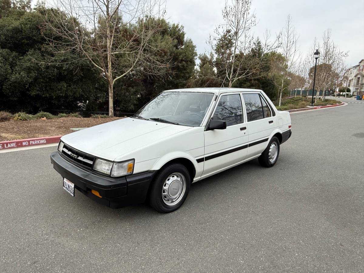 Toyota-corolla-dx-1987-8