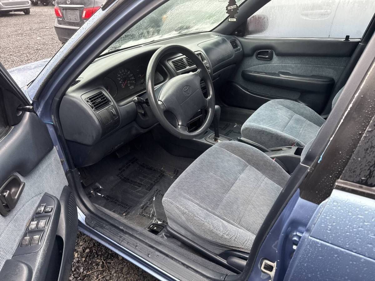 Toyota-corolla-dx-4dr-sedan-1995-4