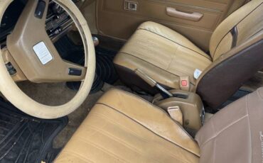 Toyota-corolla-hatchback-1981-yellow-7