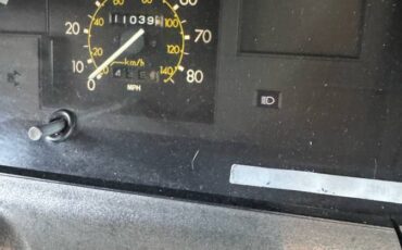 Toyota-corolla-hatchback-1981-yellow-8