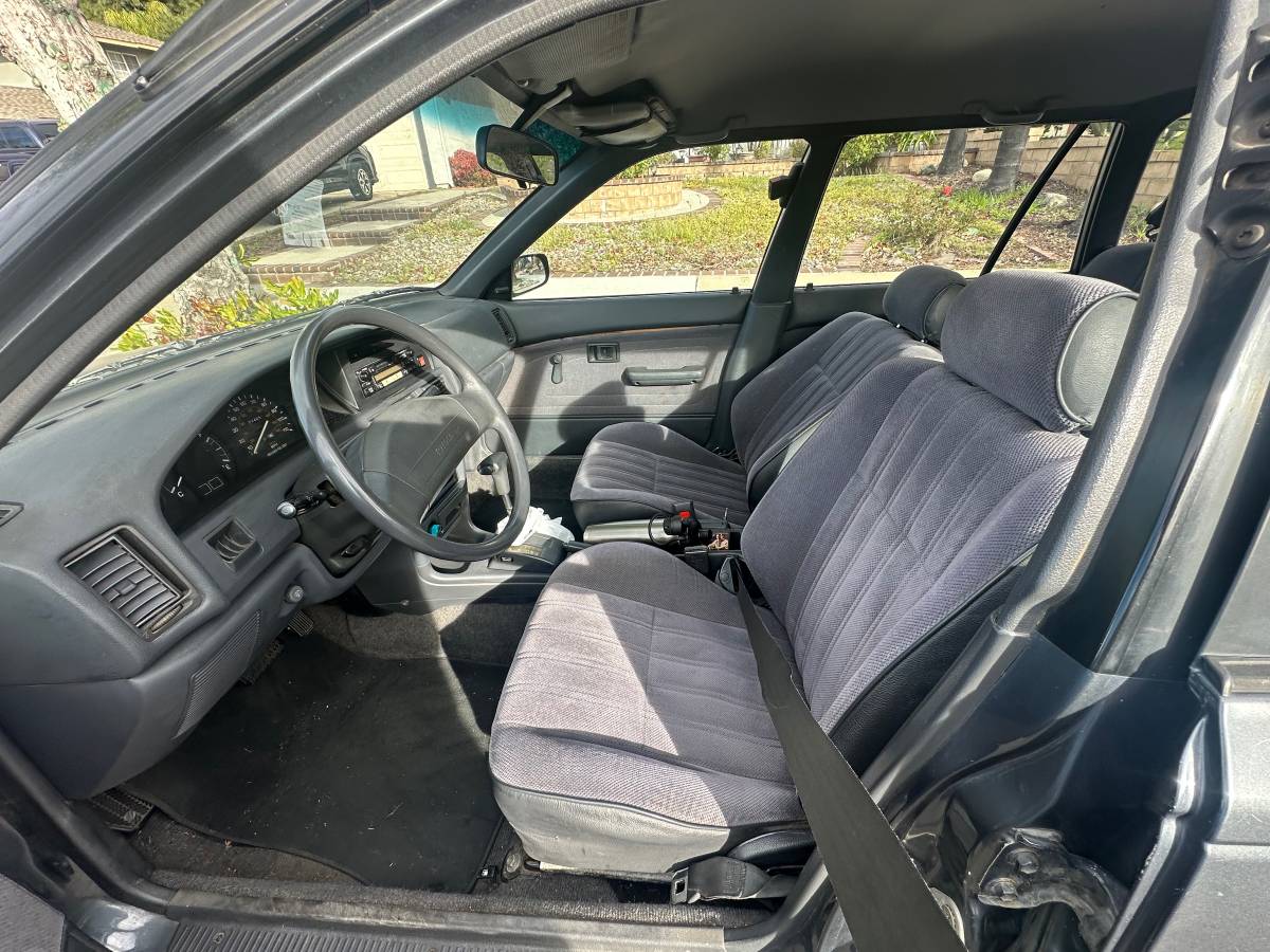 Toyota-corolla-wagon-1991-5