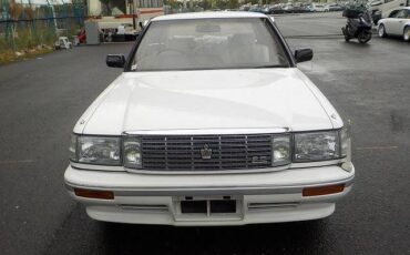 Toyota-crown-1991-white-1