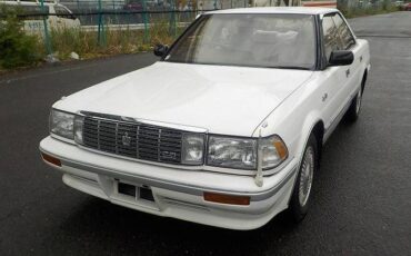 Toyota-crown-1991-white-2