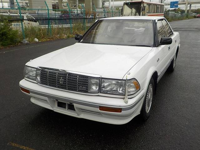 Toyota-crown-1991-white-2