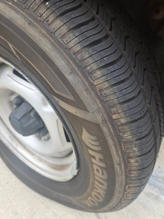 Toyota-deluxe-pick-up-truck-1989-red-1