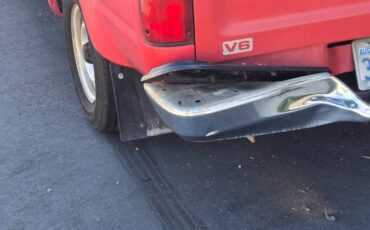 Toyota-deluxe-pick-up-truck-1989-red-5