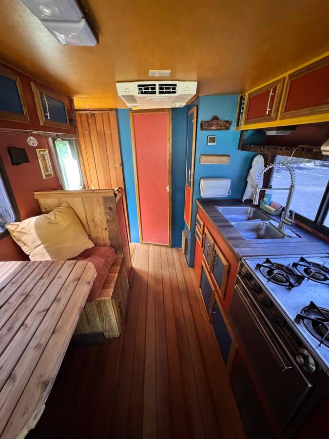 Toyota-dolphin-1990-1