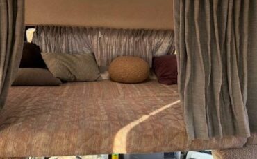 Toyota-dolphin-1991-white