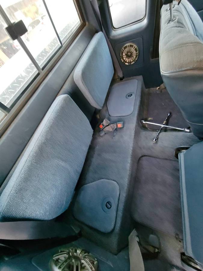 Toyota-extra-cab-pickup-1989-white-7