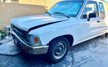 Toyota-extra-cab-pickup-1989-white-8