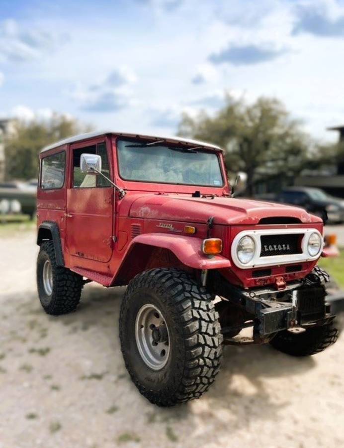 Toyota-fj-cruiser-4x4-1974-red-1