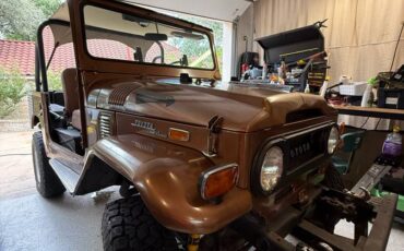 Toyota-fj40-1971-brown-2