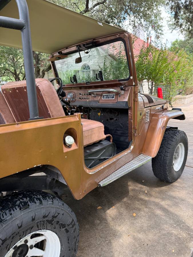 Toyota-fj40-1971-brown-5