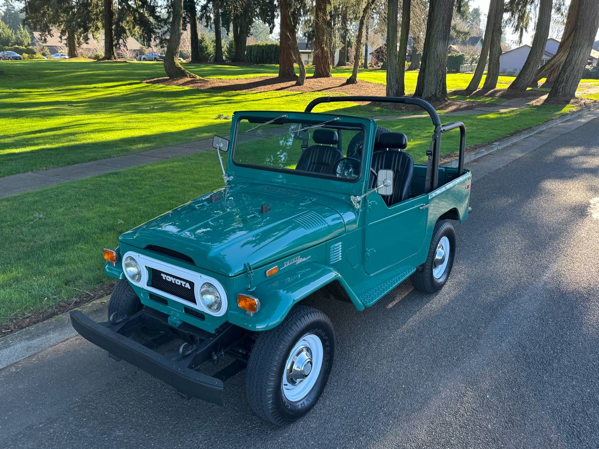 Toyota-fj40-1972-green-23