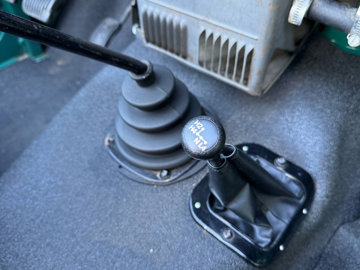 Toyota-fj40-1972-green-28