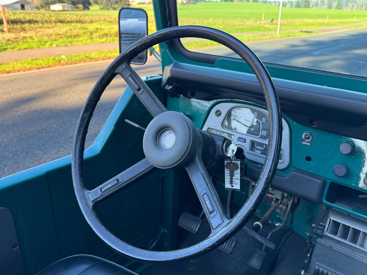 Toyota-fj40-1972-green-3