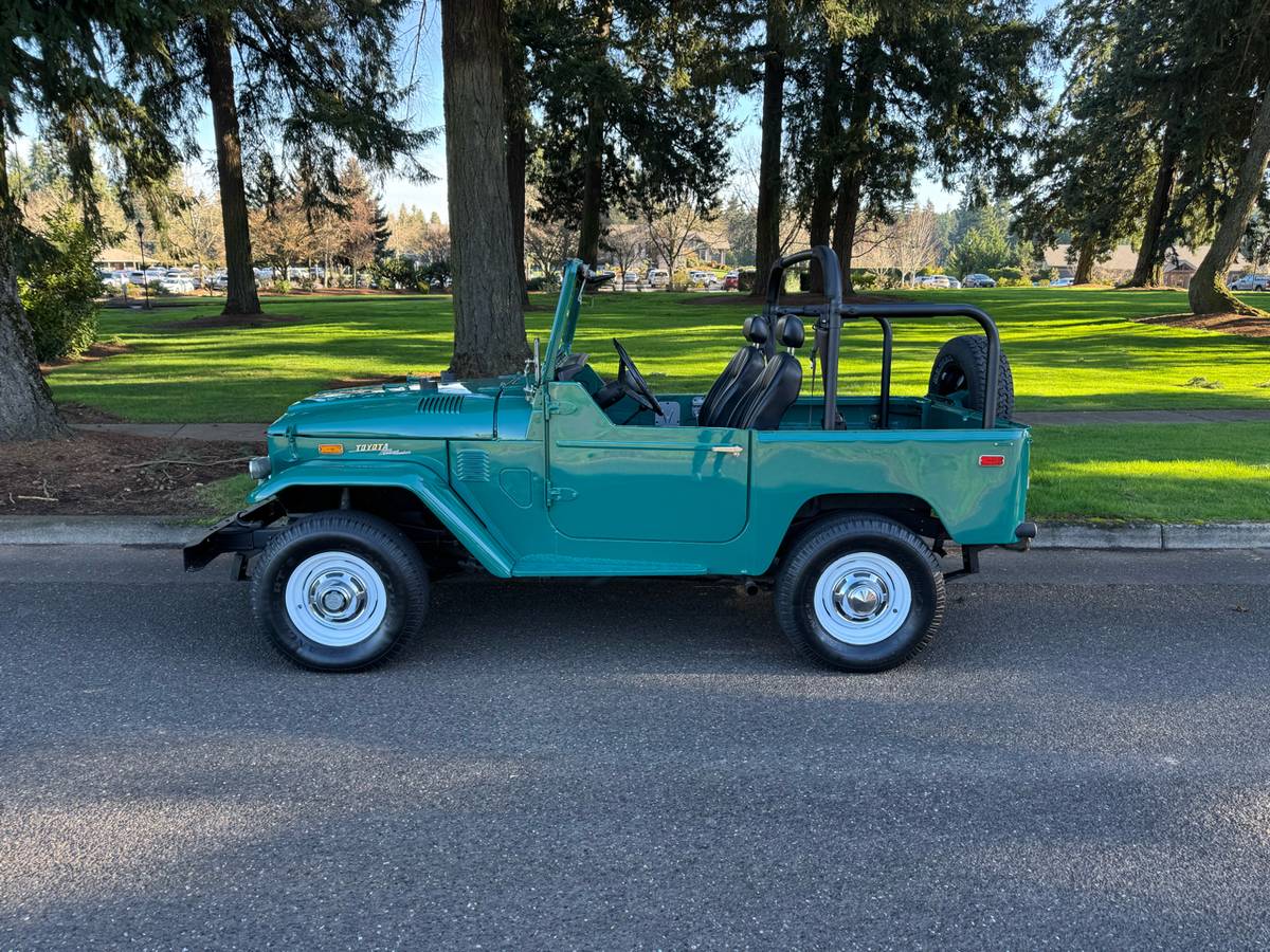 Toyota-fj40-1972-green-30