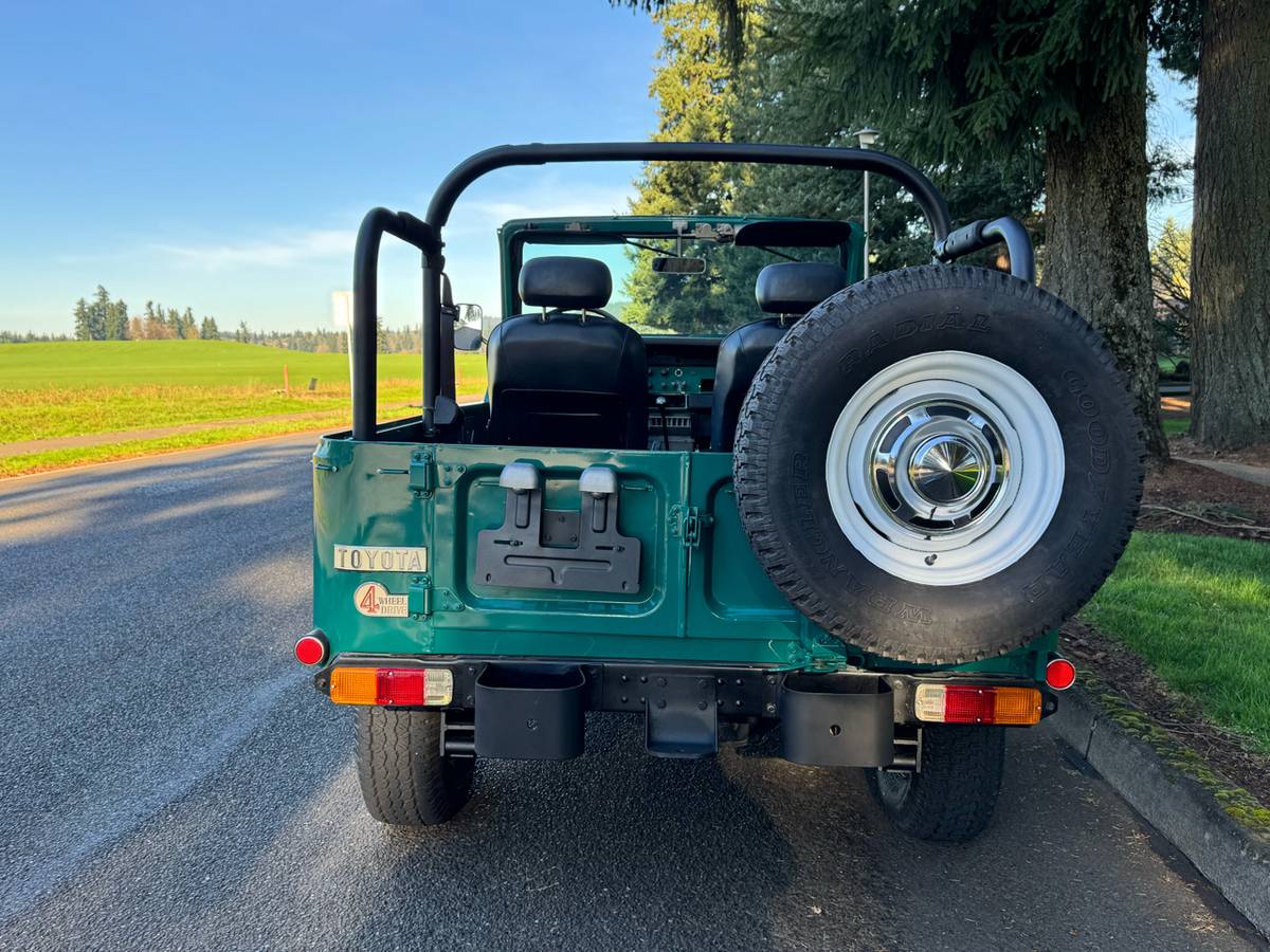 Toyota-fj40-1972-green-32