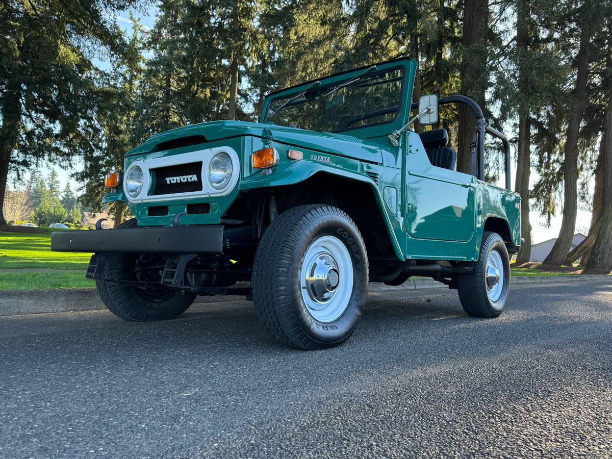 Toyota-fj40-1972-green-36