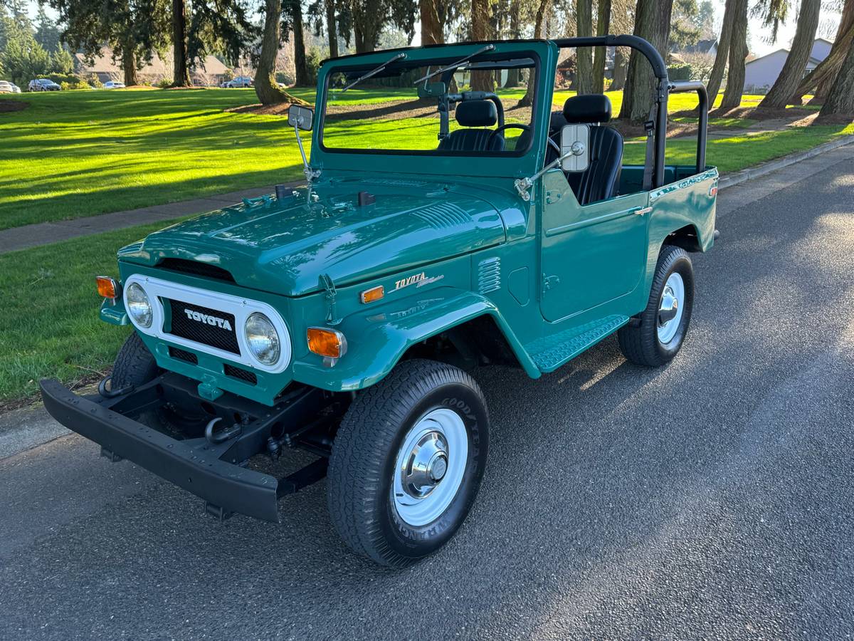 Toyota-fj40-1972-green-5