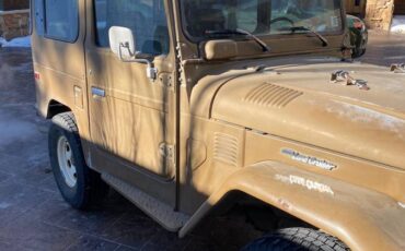 Toyota-fj40-1982-brown