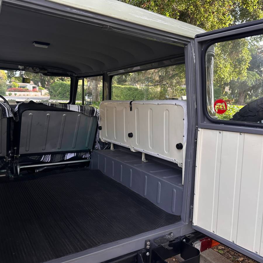 Toyota-fj43-land-cruiser-1970-grey-108